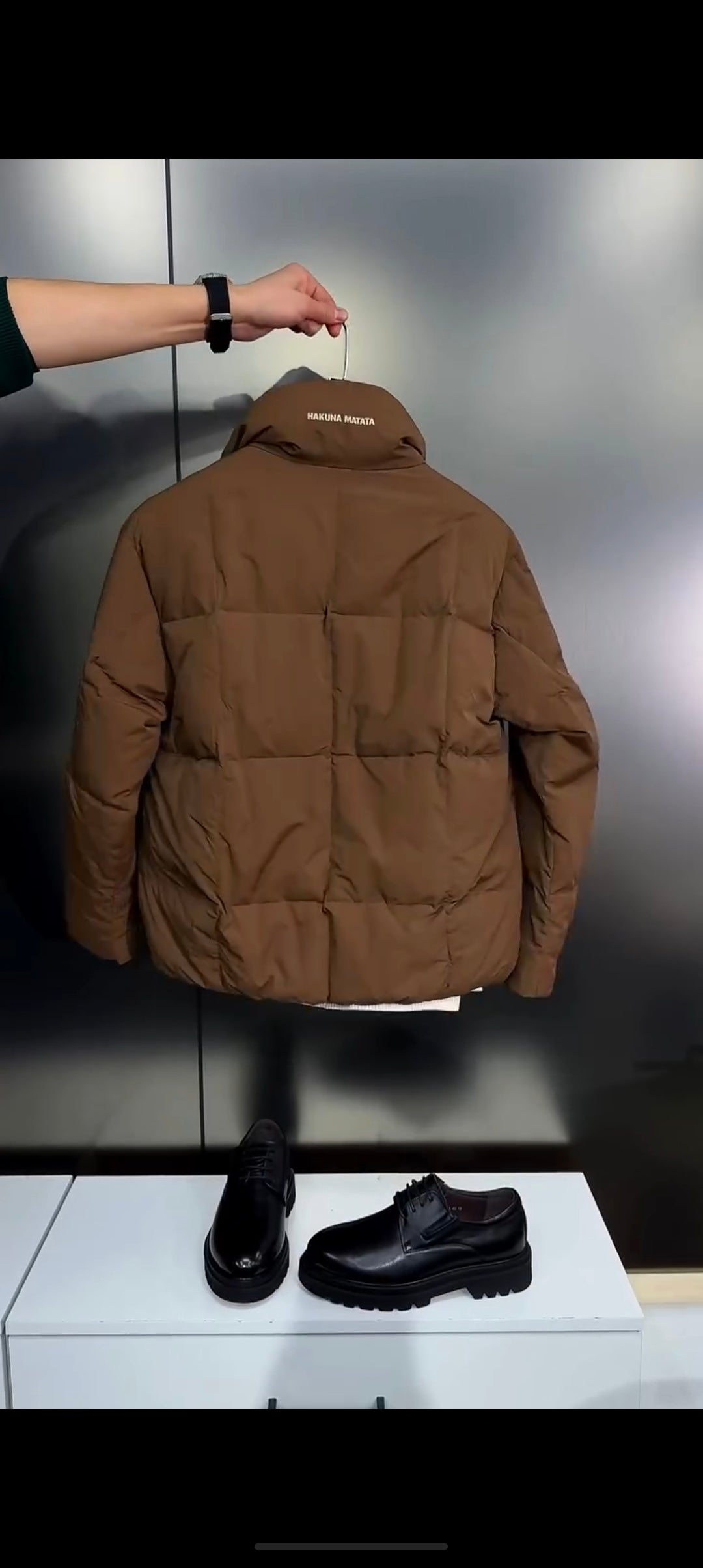 مجموعة مثالية: جاكيت، سروال وأحذية رياضية "التركيبة: قميص، بنطال وأحذية رياضية!"– Brown & Black Combo